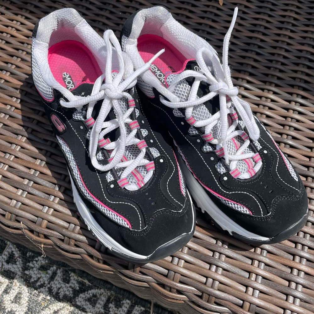 Skechers Women's D'lites-Life Saver Memory Foam Lace-Up Sneaker